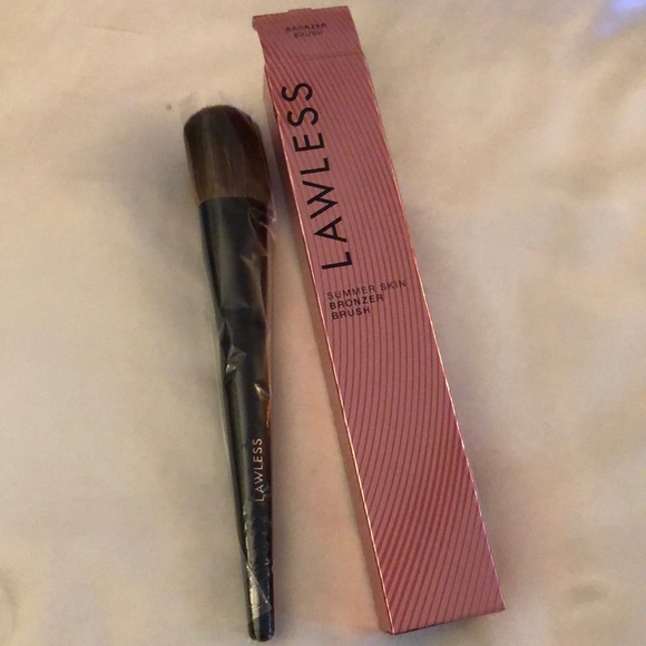 Lawless Summer Skin Bronzer Brush Vegan & Cruelty Free Full Size NIB - Picture 1 of 13